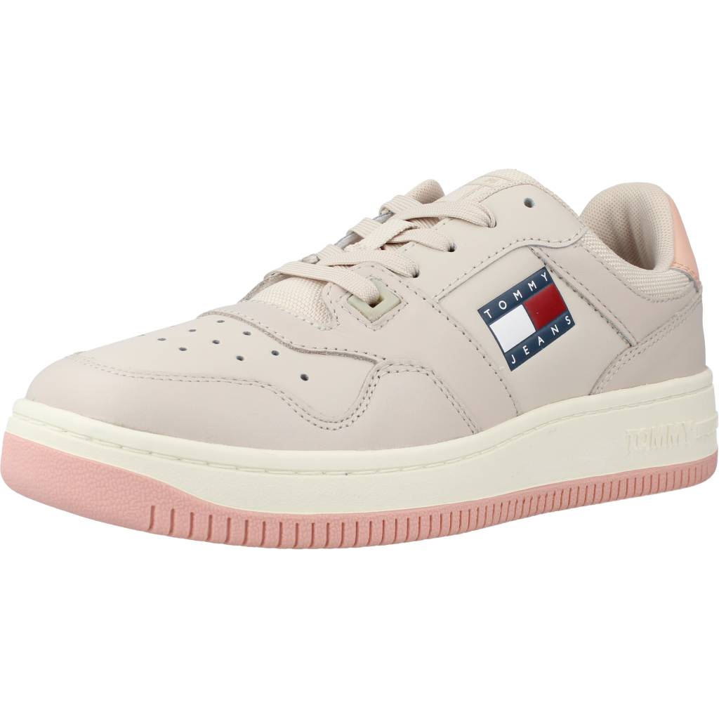 TOMMY JEANS RETRO BASKET en color BEIS (1)