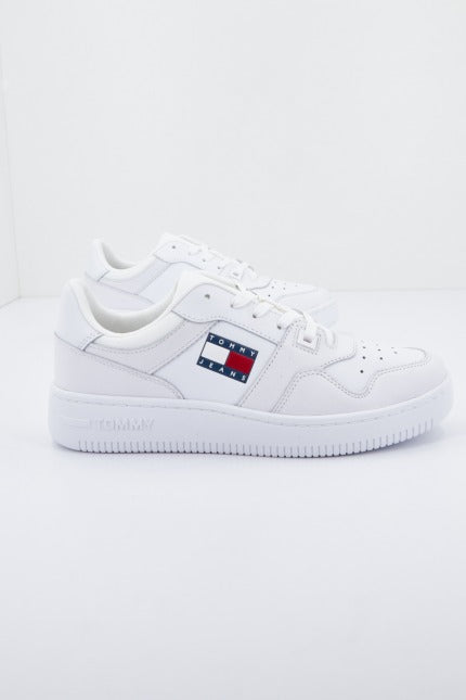 TOMMY JEANS RETRO BASKET en color BLANCO (1)