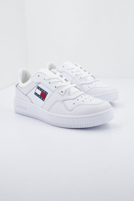 TOMMY JEANS RETRO BASKET en color BLANCO (2)
