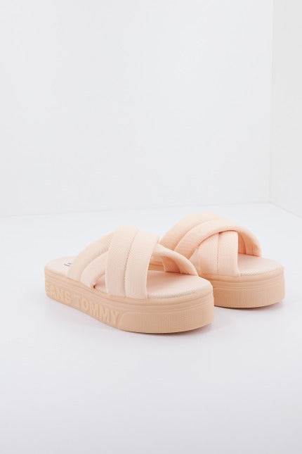 TOMMY JEANS ENEN en color NUDE (1)