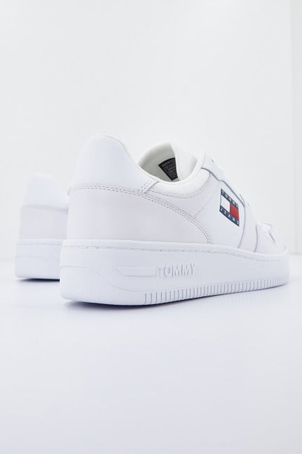 TOMMY JEANS RETRO BASKET TJM ESS en color BLANCO (3)