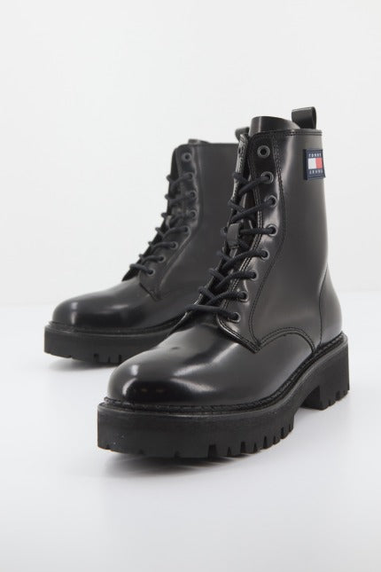 TOMMY JEANS LACE U en color NEGRO (3)