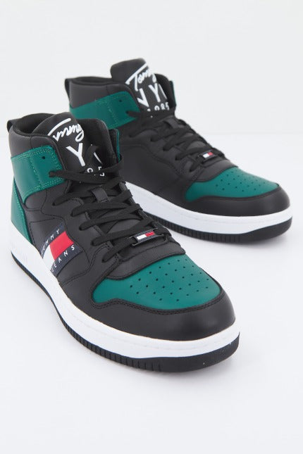 TOMMY JEANS LEATHER MID CUT BASKET en color NEGRO (2)