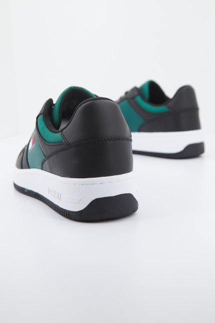 TOMMY JEANS SEASONAL BAS en color VERDE (3)