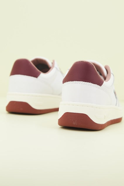 TOMMY JEANS RETRO LOW BA en color BLANCO (3)