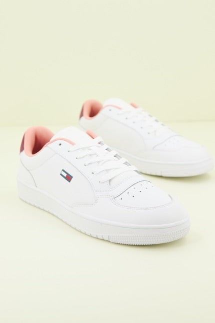 TOMMY JEANS COURT CUPSOL en color BLANCO (1)