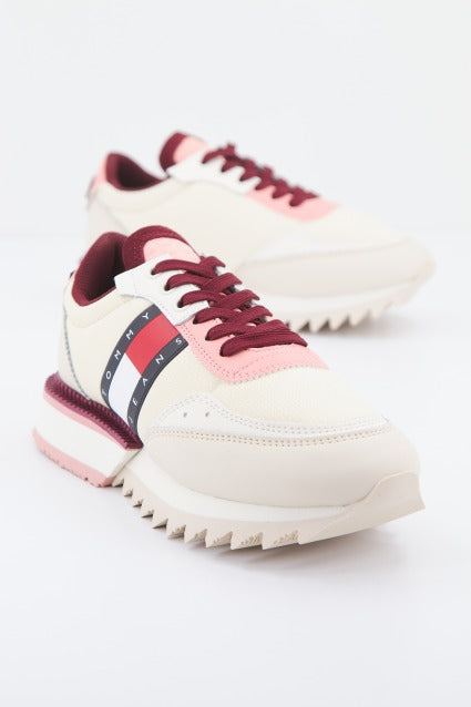 TOMMY JEANS SNEAKER CLEAT en color BEIS (2)