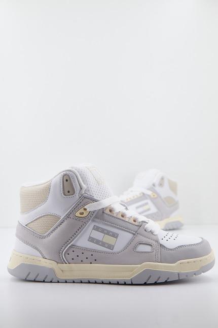TOMMY JEANS WMN SKATE MI en color BLANCO (1)
