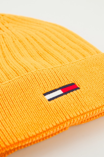 TOMMY JEANS TJW FLAG BEANIE en color AMARILLO (4)