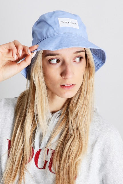 TOMMY JEANS SPORT ELEVATED BUCKE en color AZUL (5)