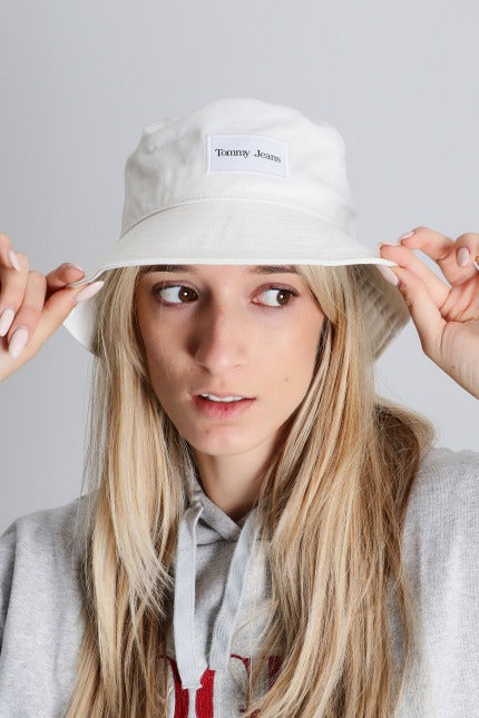 TOMMY JEANS SPORT ELEVATED BUCKE en color BLANCO (5)