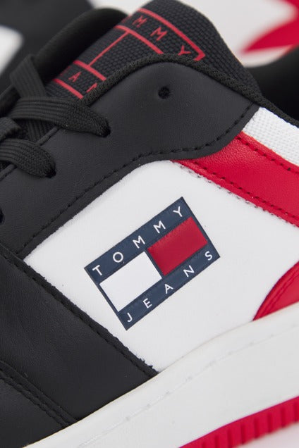TOMMY JEANS BASKET LEATHER en color NEGRO (4)