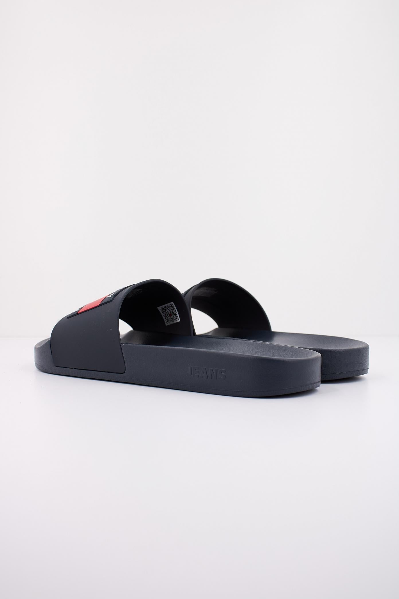 TOMMY JEANS POOL SLIDE ESS en color AZUL (3)
