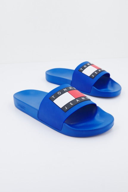 TOMMY JEANS POOL SLIDE ESS en color AZUL (2)
