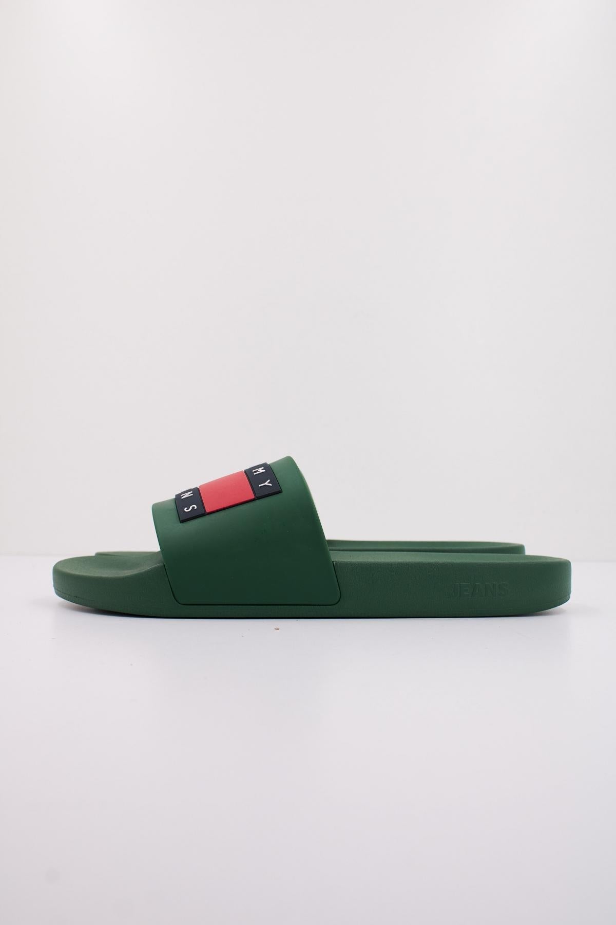 TOMMY JEANS EMEM en color VERDE (1)
