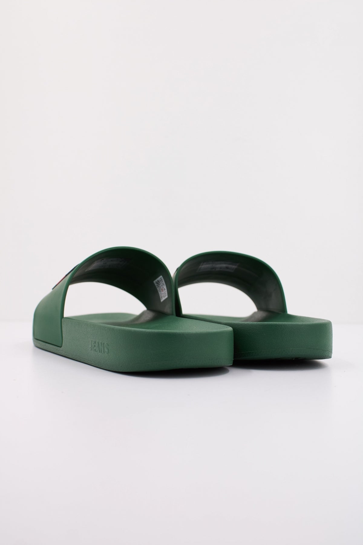TOMMY JEANS EMEM en color VERDE (4)