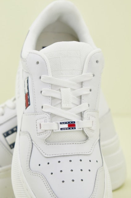 TOMMY JEANS RETRO BASKET FLATF en color BLANCO (4)