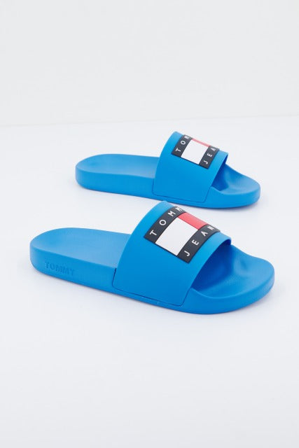 TOMMY JEANS FLAG POOL SLD ESS en color AZUL (2)