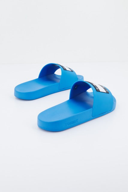 TOMMY JEANS FLAG POOL SLD ESS en color AZUL (3)