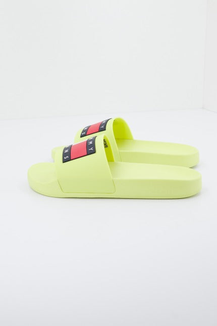 TOMMY JEANS FLAG POOL SLD ESS en color AMARILLO (2)