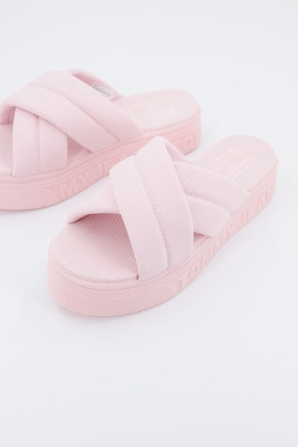 TOMMY JEANS FLTFRM SANDAL en color ROSA (1)