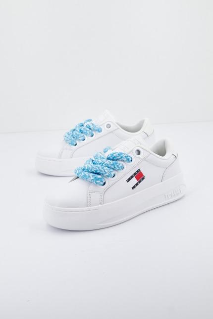 TOMMY JEANS CITY FLATFORM en color BLANCO (2)