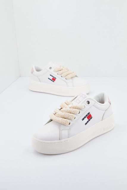 TOMMY JEANS CITY FLATFORM en color BLANCO (1)