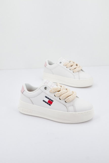 TOMMY JEANS CITY FLATFORM en color BLANCO (2)