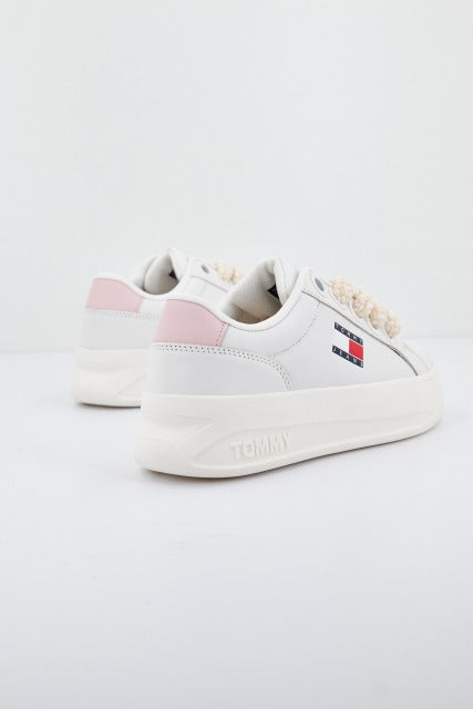 TOMMY JEANS CITY FLATFORM en color BLANCO (3)