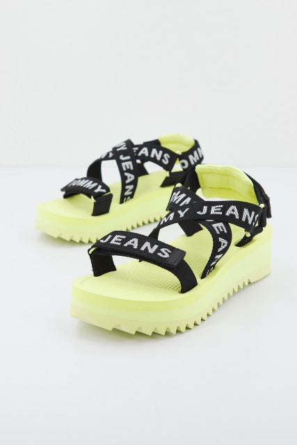 TOMMY JEANS FLTFRM EVA en color AMARILLO (1)
