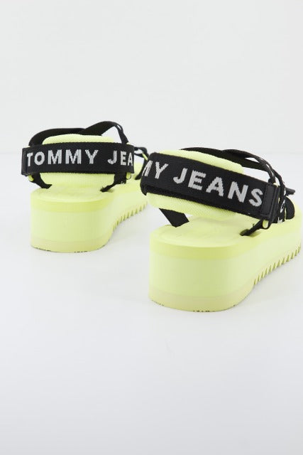TOMMY JEANS FLTFRM EVA en color AMARILLO (3)
