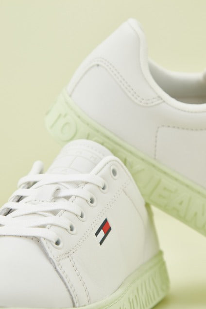 TOMMY JEANS COOL en color BLANCO (3)
