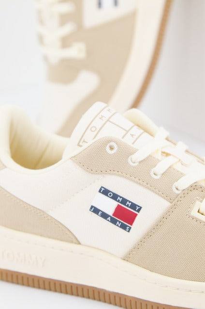 TOMMY JEANS BASKET CANVAS en color MARRON (4)