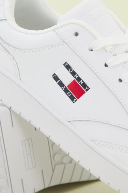 TOMMY JEANS RETRO LEATHER en color BLANCO (4)