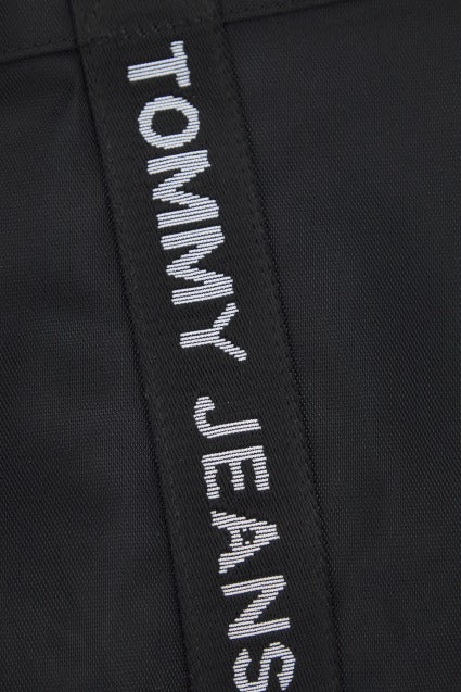 TOMMY JEANS AWAW TJW ESSENTIAL TOTE en color NEGRO (4)