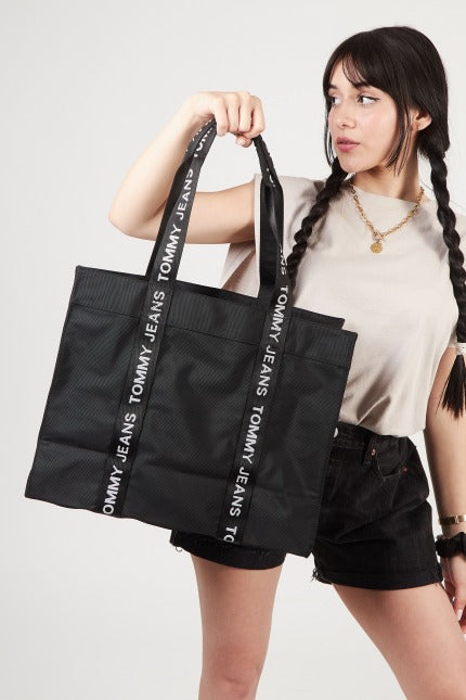 TOMMY JEANS AWAW TJW ESSENTIAL TOTE en color NEGRO (5)