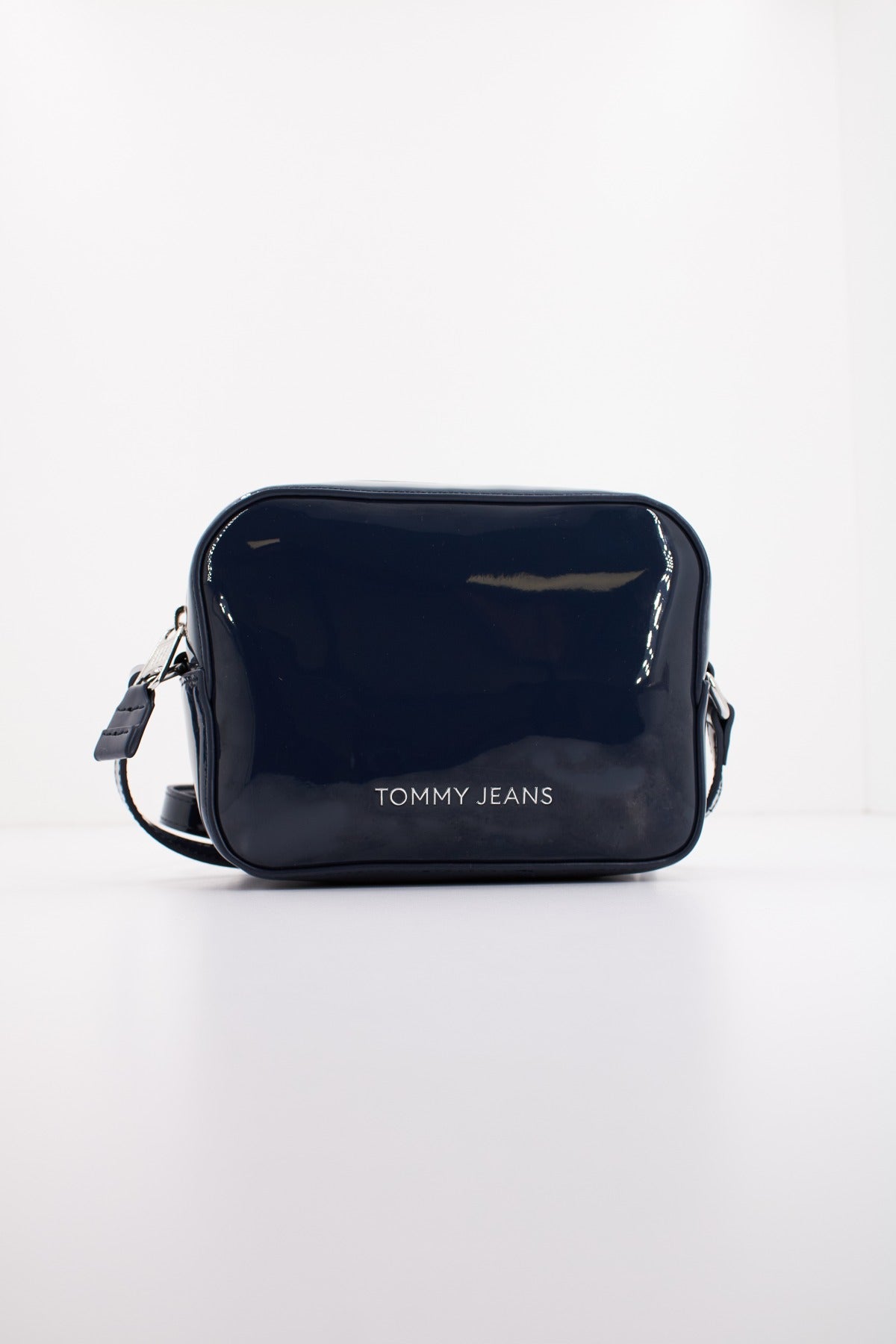 TOMMY JEANS TJW ESS MUST CAMERA BAG en color AZUL (1)