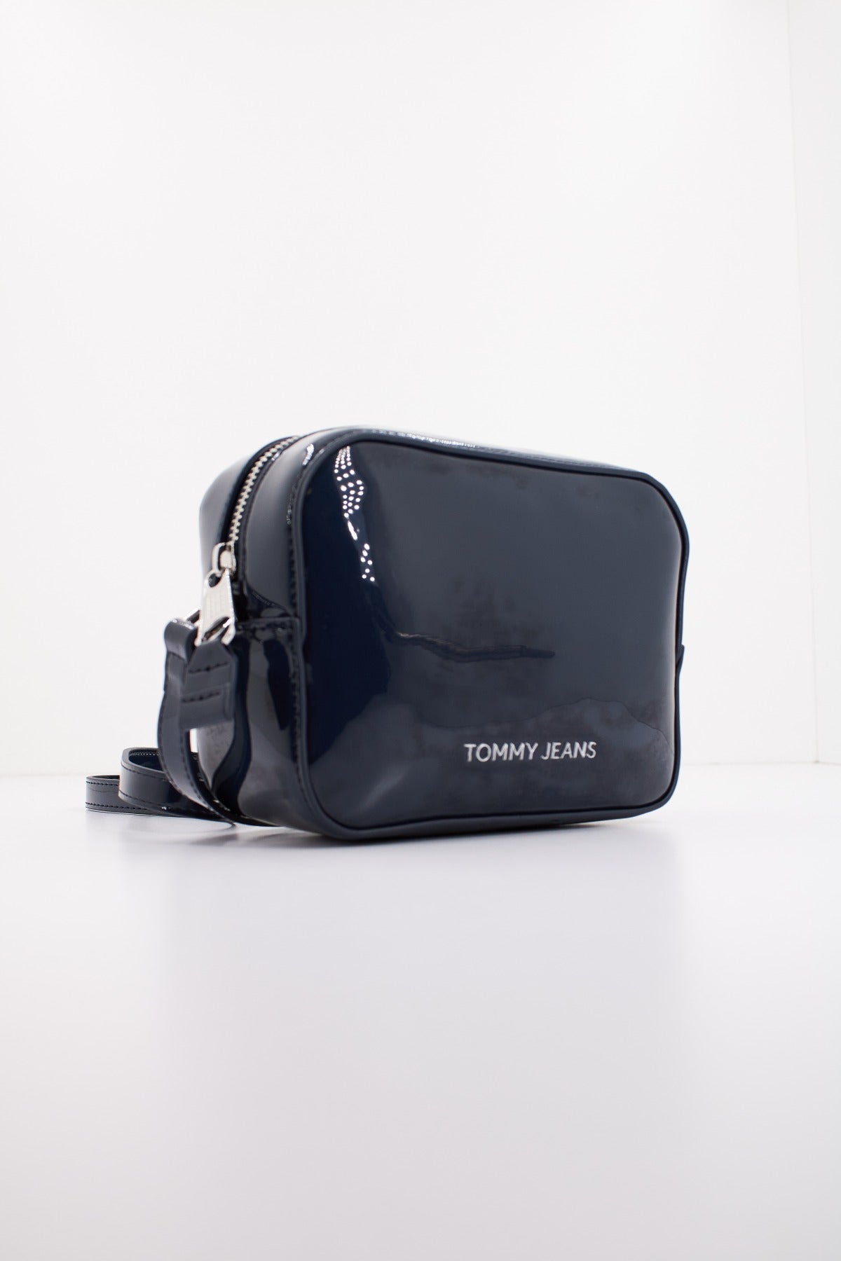 TOMMY JEANS TJW ESS MUST CAMERA BAG en color AZUL (2)