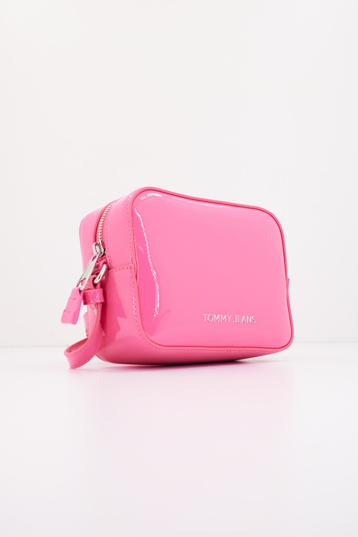 TOMMY JEANS TJW ESS MUST CAMERA BAG en color ROSA (2)