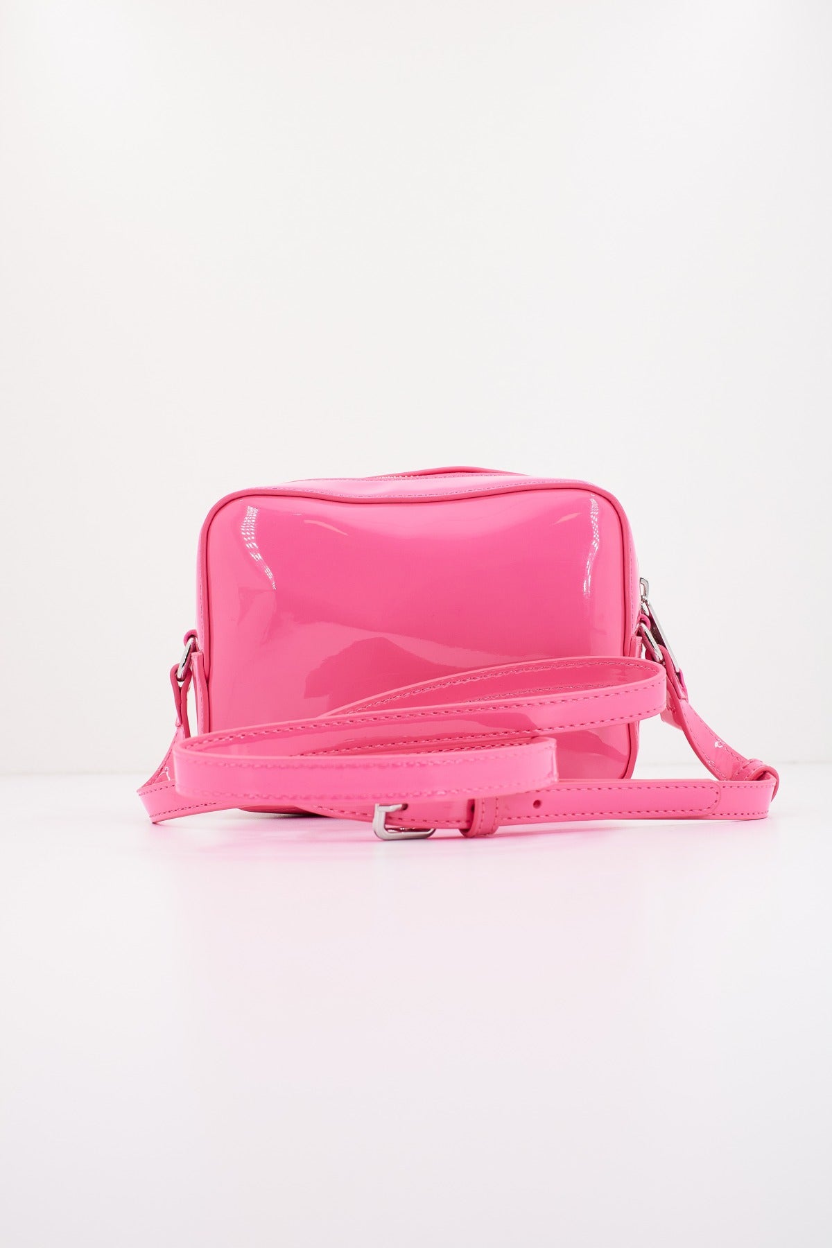 TOMMY JEANS TJW ESS MUST CAMERA BAG en color ROSA (3)