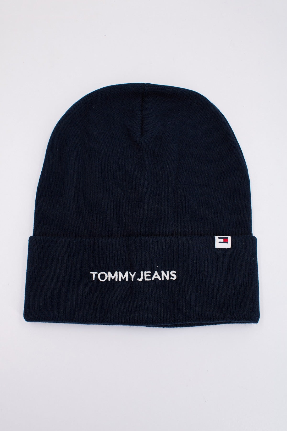 TOMMY JEANS TJW LINEAR LOGO BEANIE en color AZUL (1)