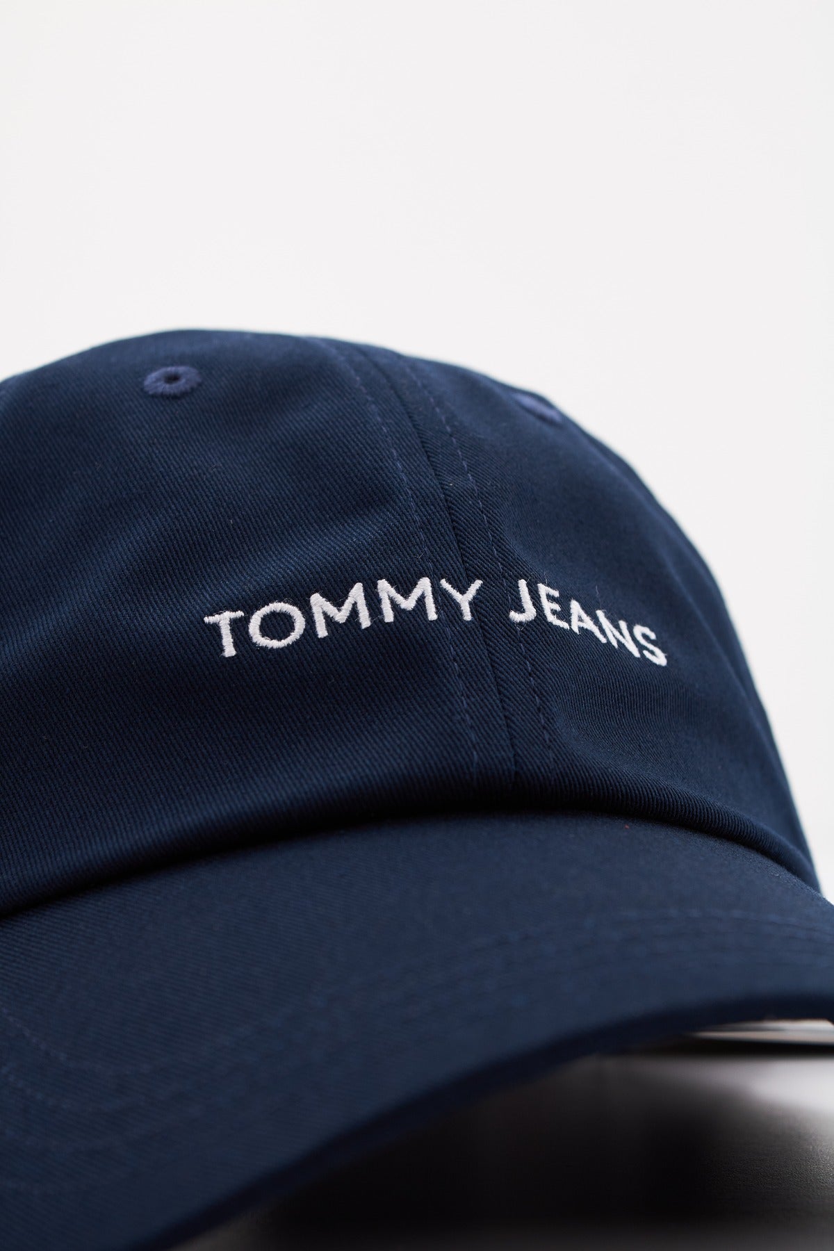 TOMMY JEANS TJW LINEAR LOGO CAP en color AZUL (4)