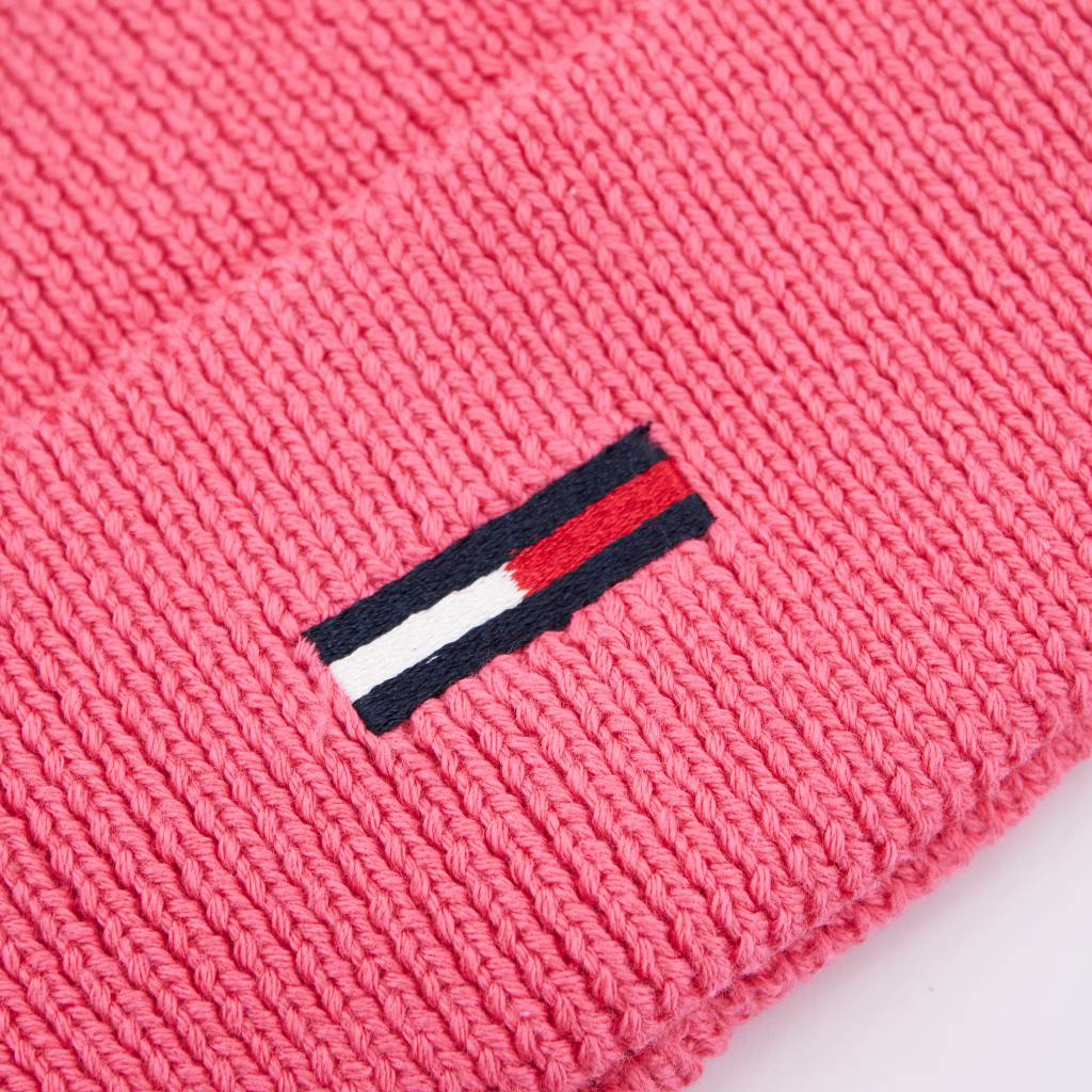 TOMMY JEANS TJW ELONGATED FLAG BEANI en color ROSA (6)