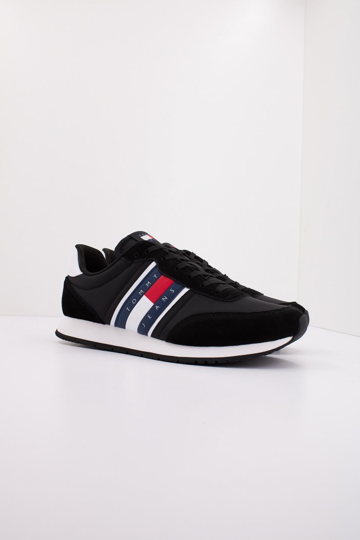 TOMMY JEANS TJM RUNNER CASUAL en color NEGRO (2)