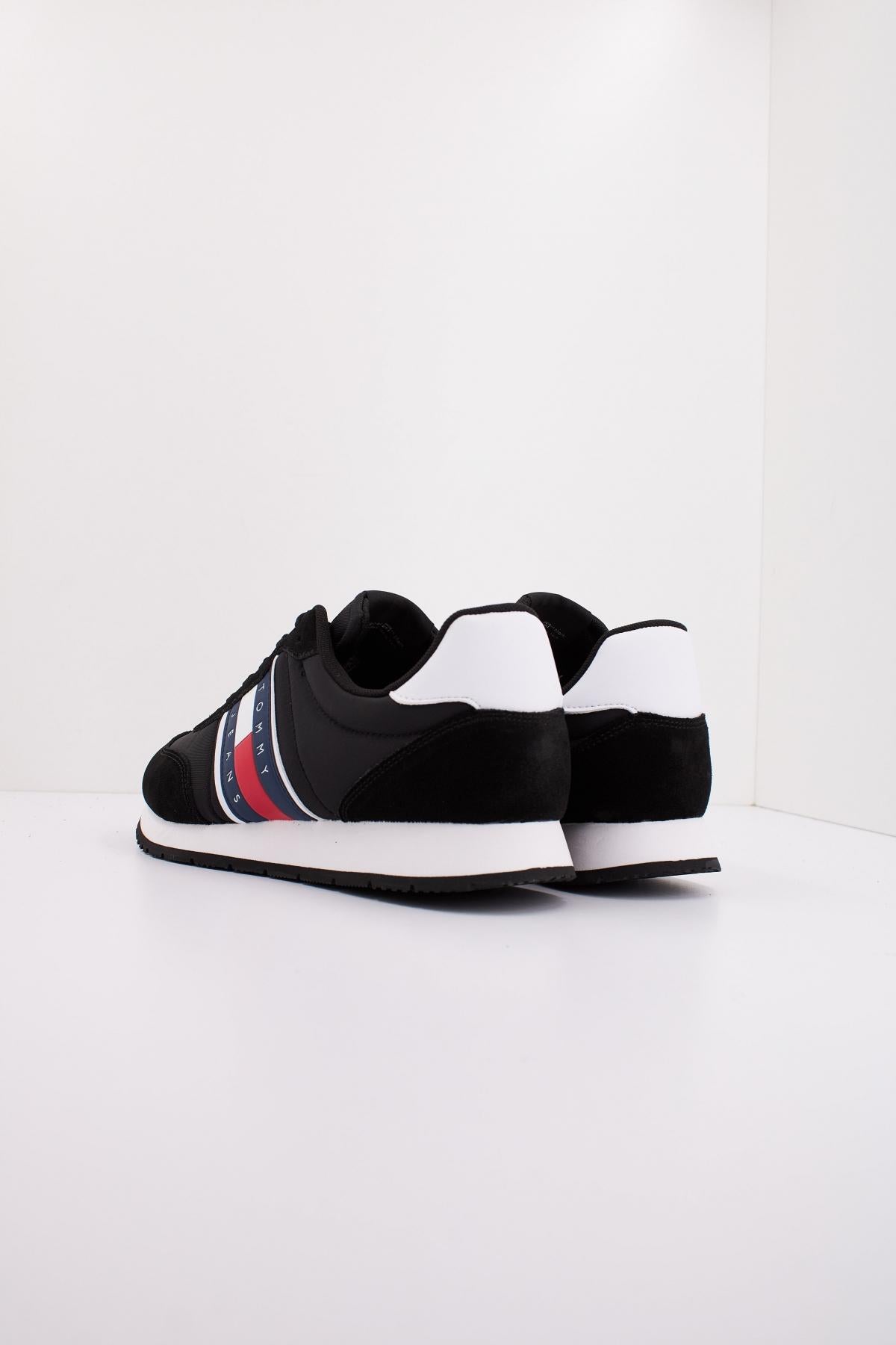 TOMMY JEANS TJM RUNNER CASUAL en color NEGRO (4)