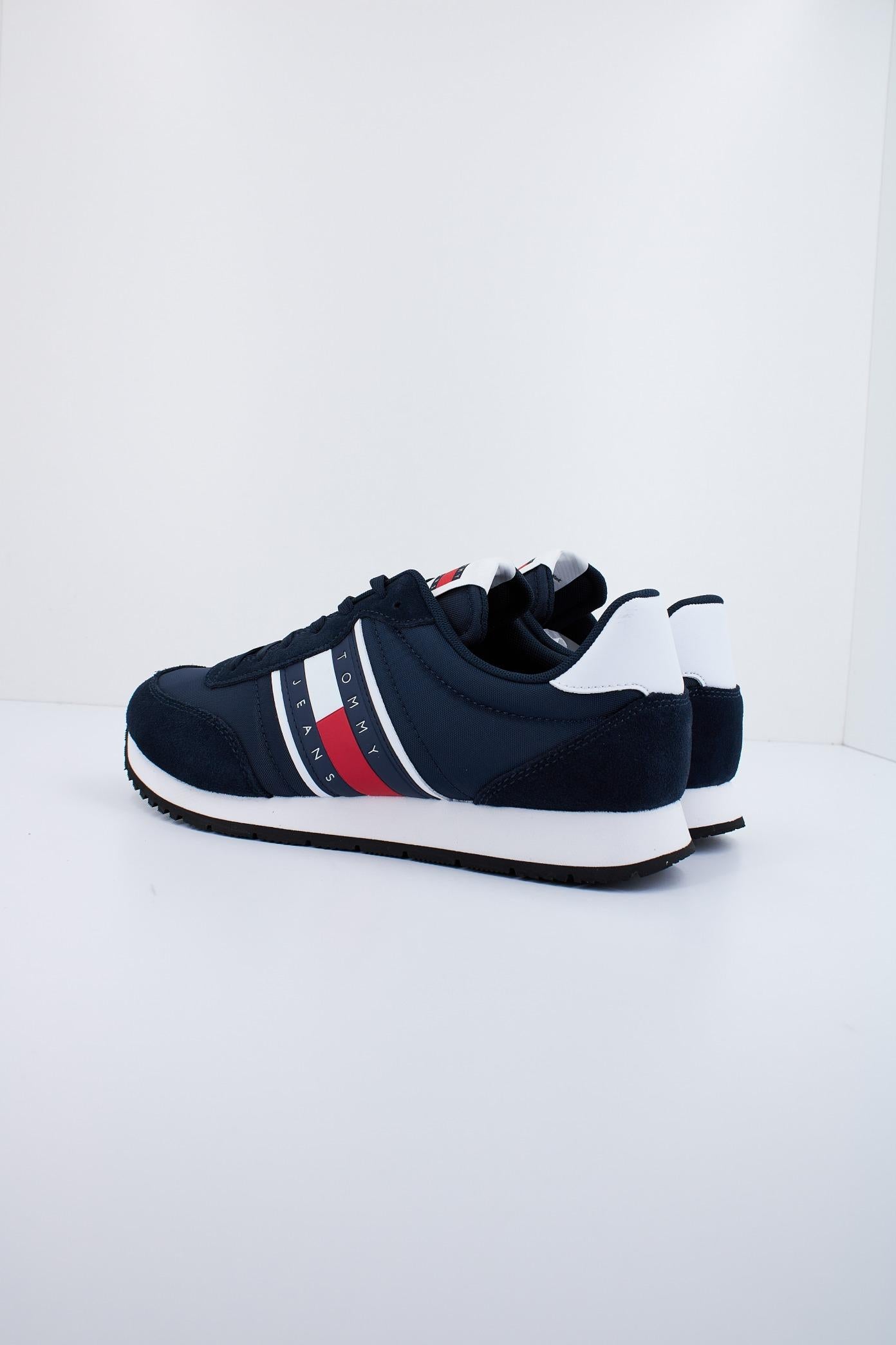 TOMMY JEANS TJM RUNNER CASUAL en color AZUL (3)