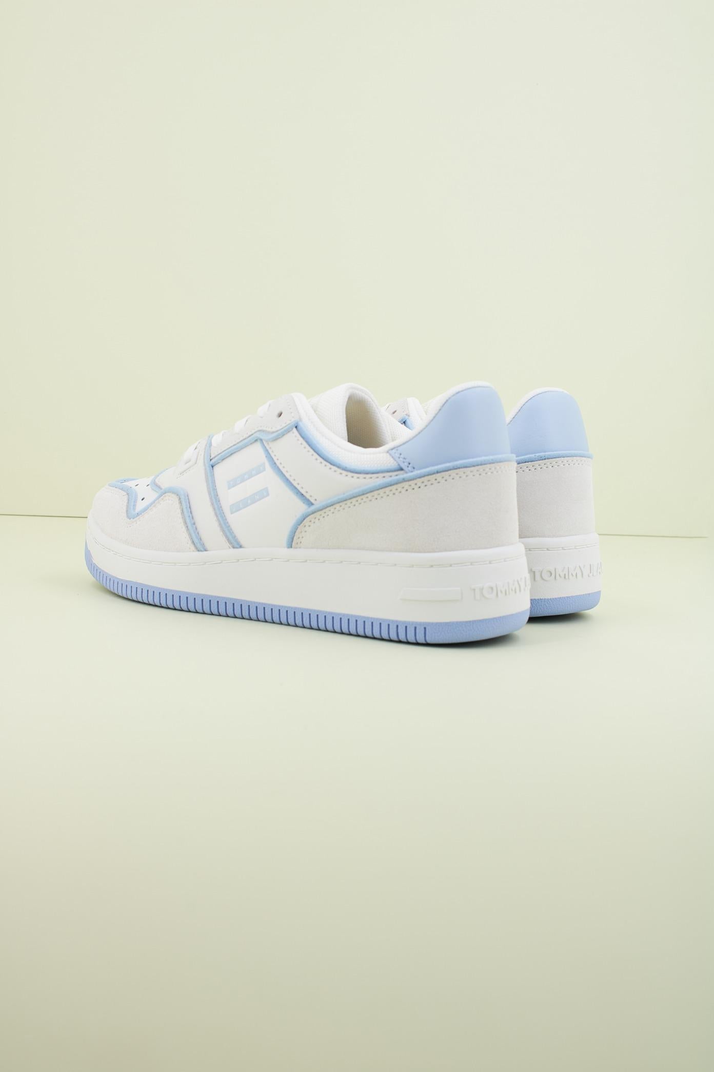 TOMMY JEANS TJW RETRO BASKET en color BLANCO (3)