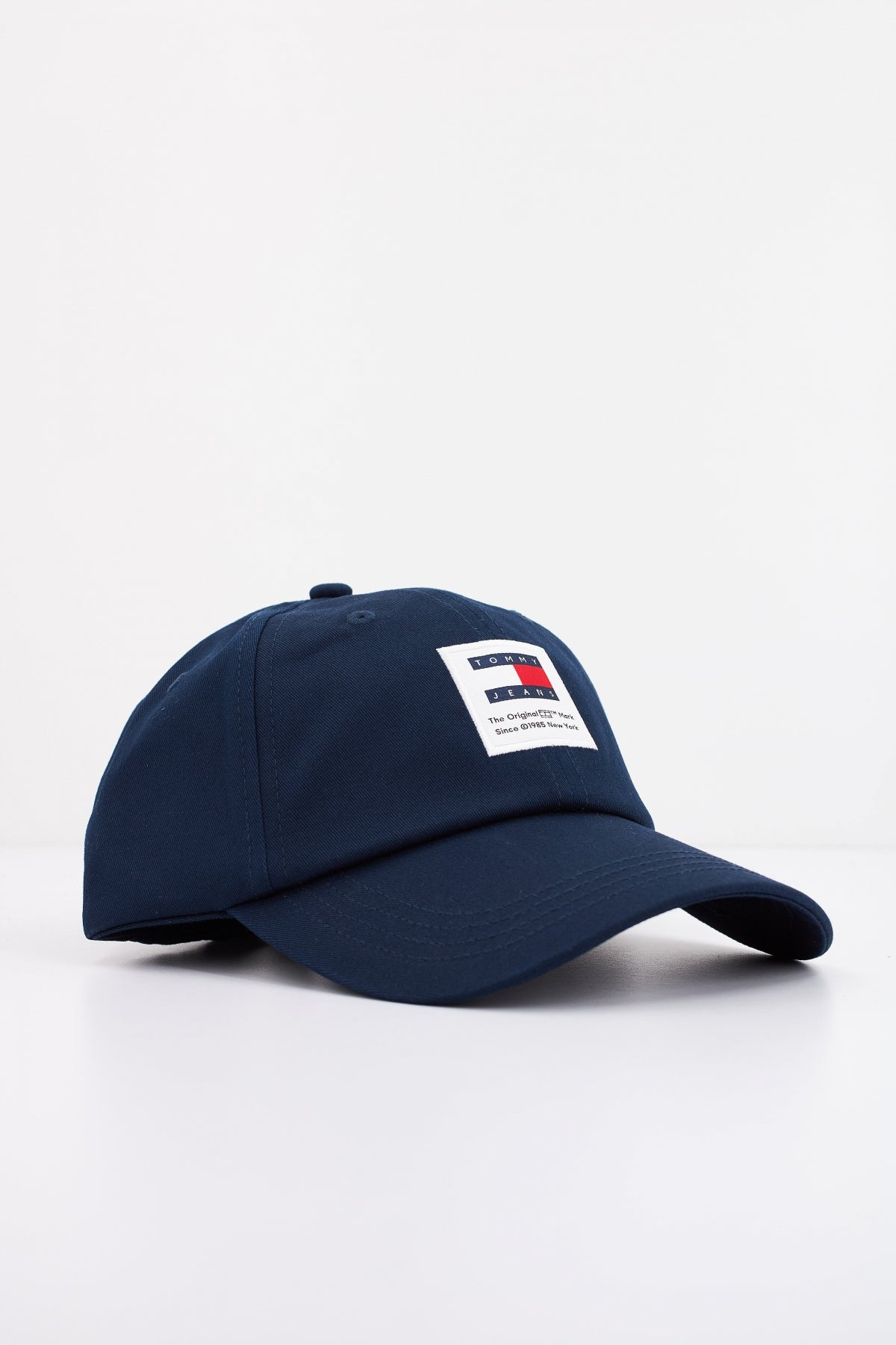 TOMMY JEANS TJM MODERN PATCH CAP en color AZUL (2)