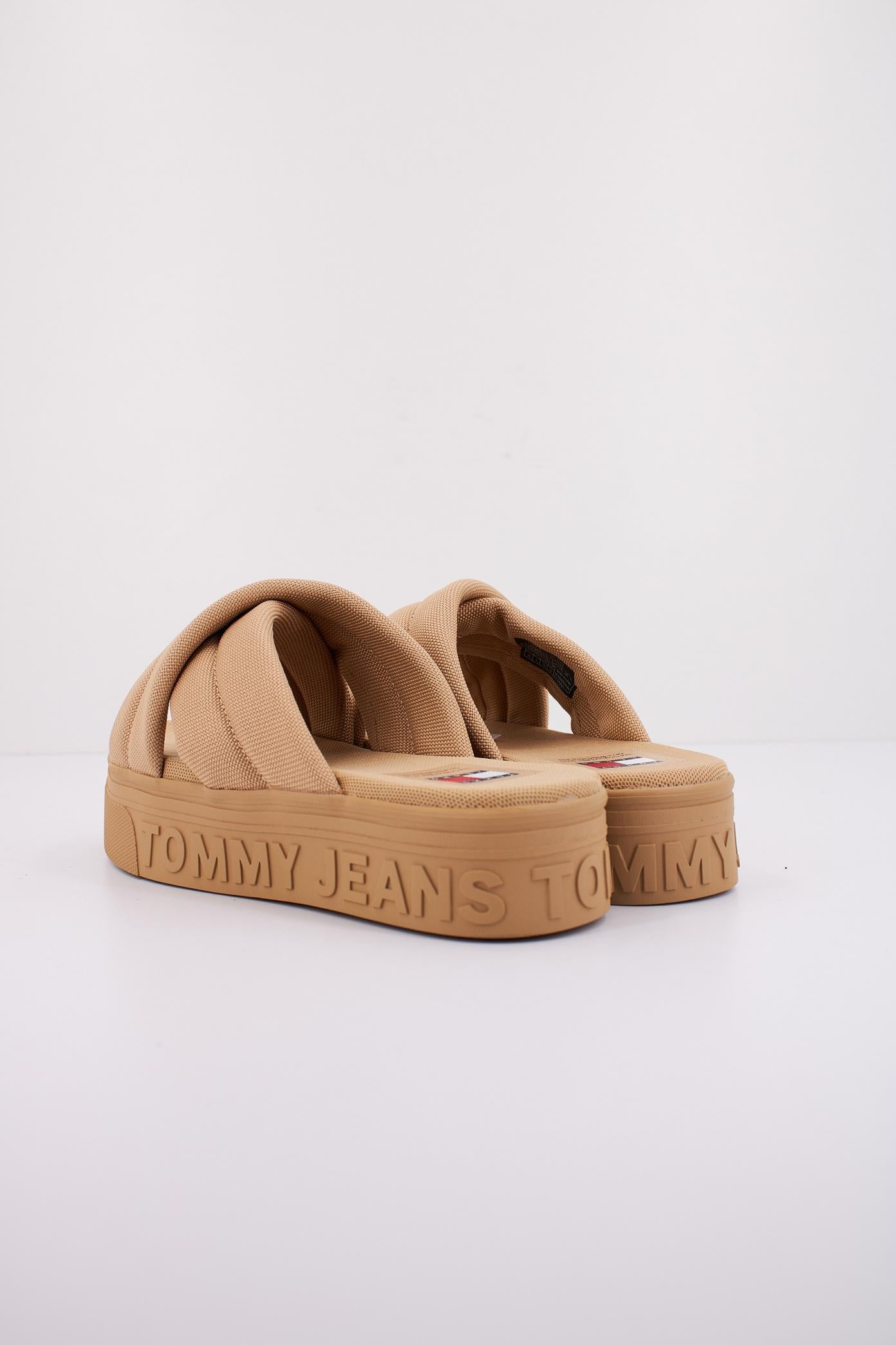 TOMMY JEANS TJW LETTERING FLATFORM S en color BEIS (4)