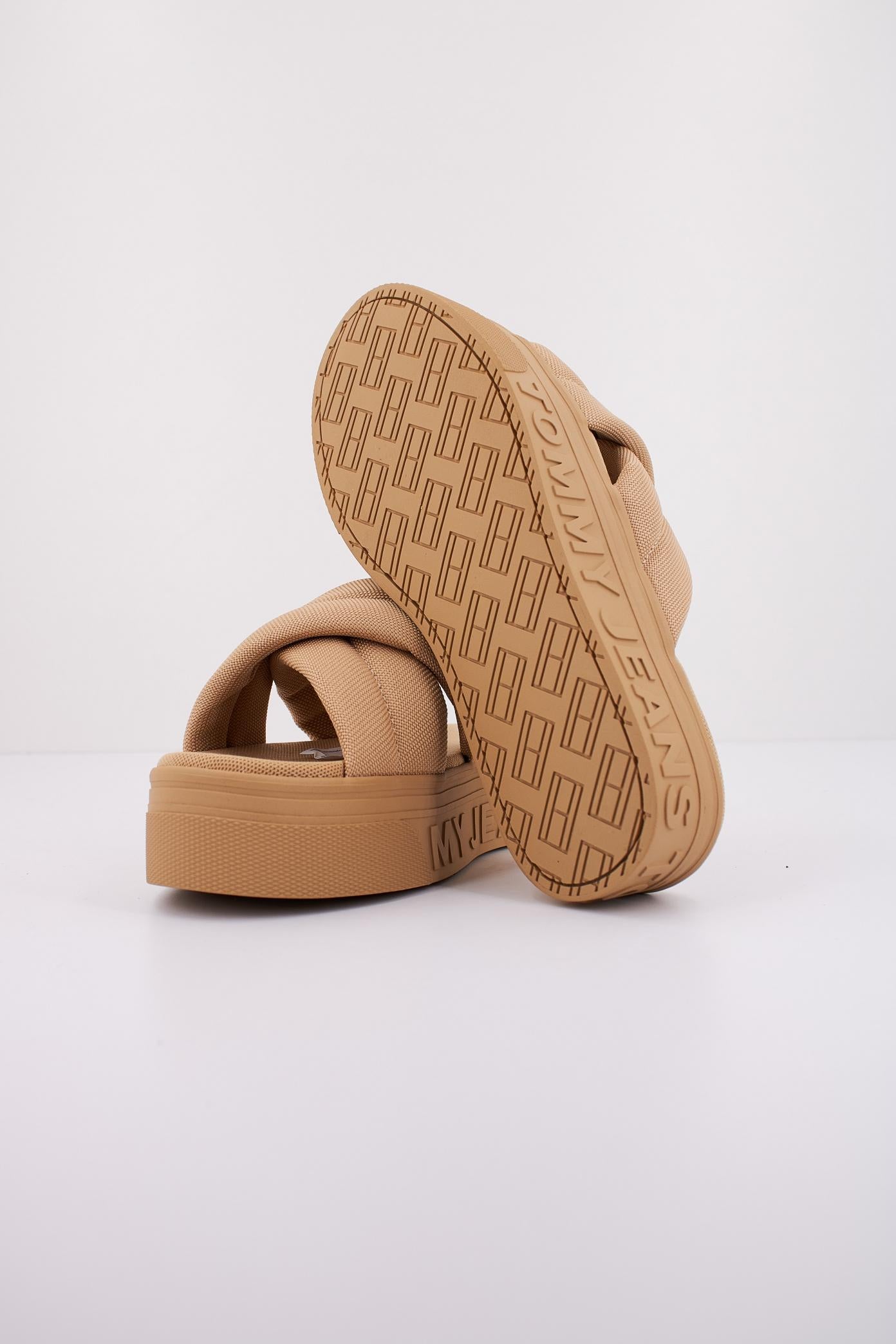 TOMMY JEANS TJW LETTERING FLATFORM S en color BEIS (5)